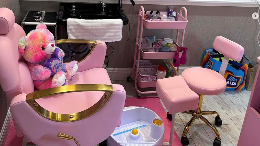 descubre-el-mejor-salon-de-arreglos-de-unas-en-brandon